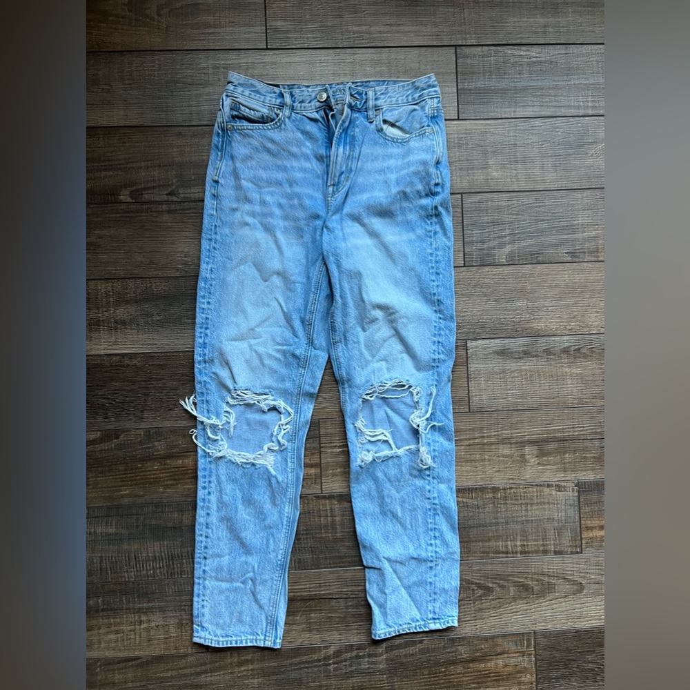 American Eagle mom jeans